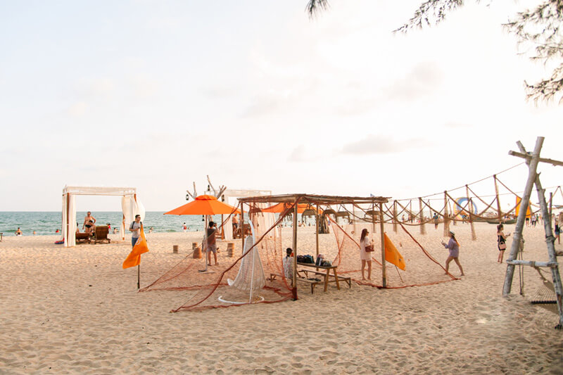 Bãi biển Cam Bình