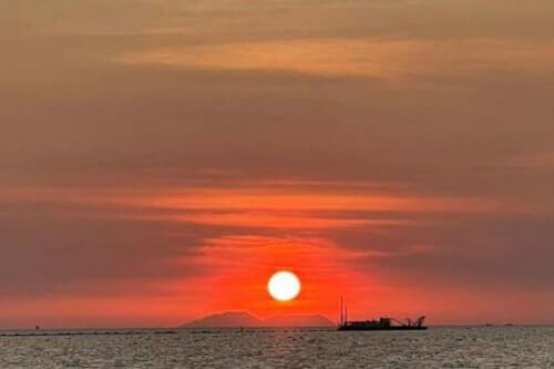 ラックザーに行って美しい夕日を満喫しましょう