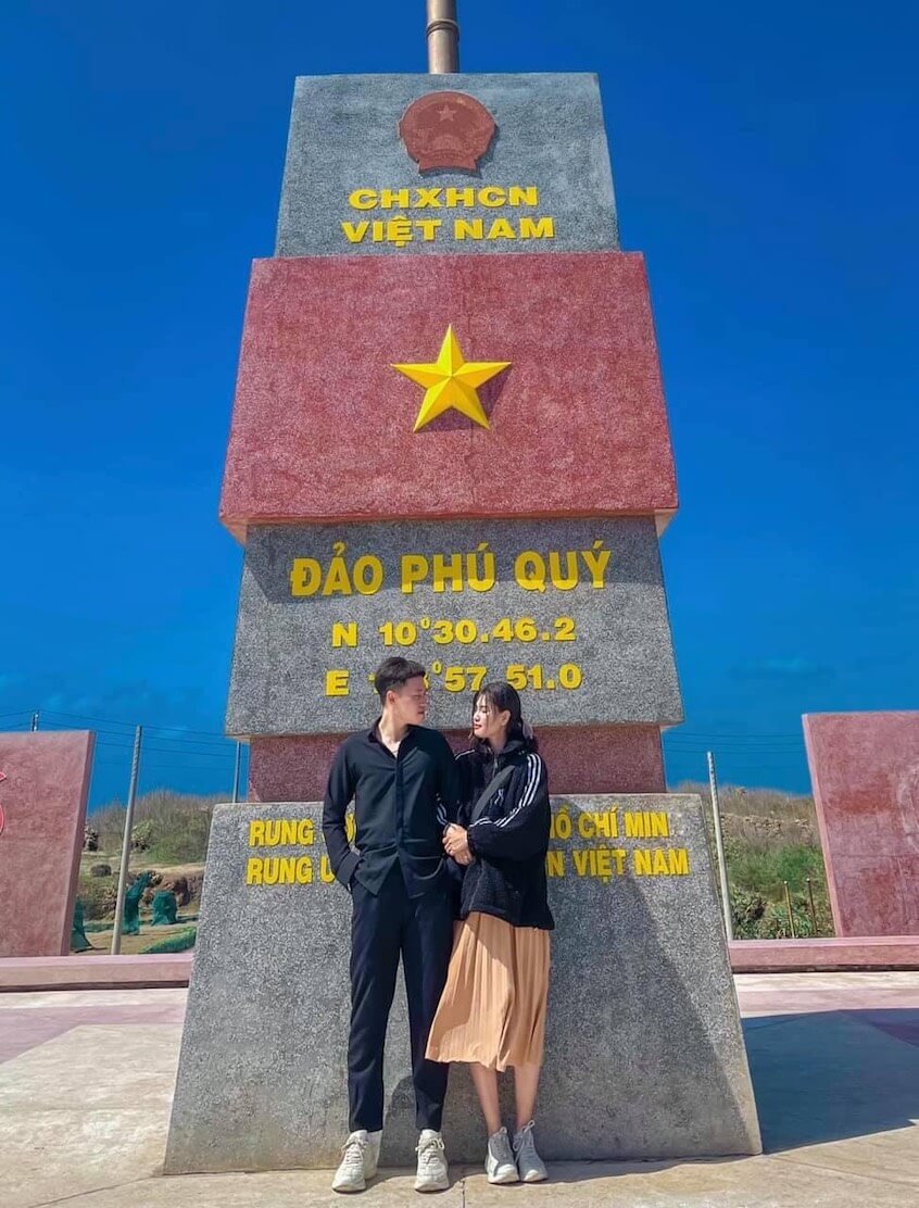 Cột cờ Phú Quý