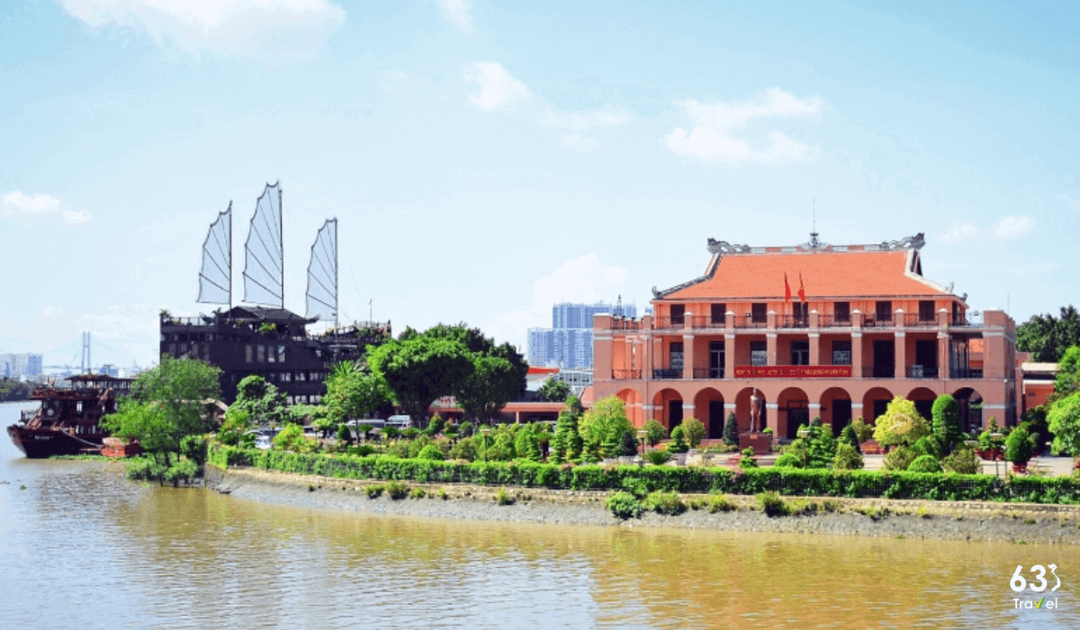 Tham quan Bến Nhà Rồng - Nơi in dấu của vị cha già dân tộc