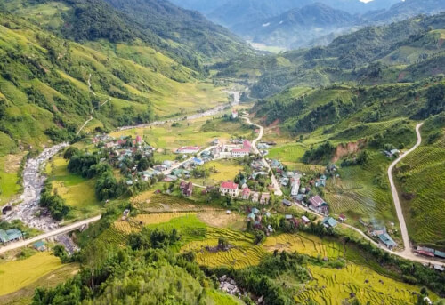 Sắc màu dưới chân núi Ngọc Linh