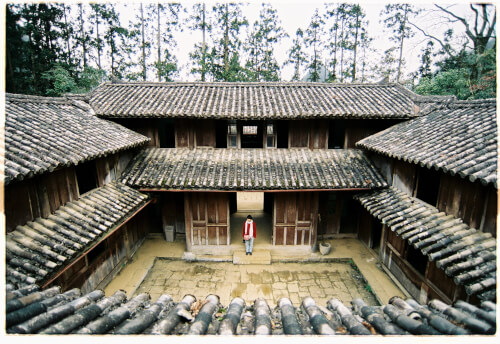 Không khí bí ẩn tại Dinh Thự Họ Vương