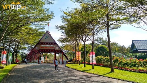 ザンディエン滝観光地への道