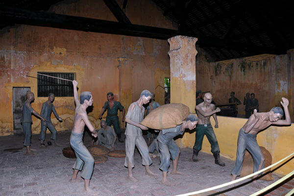 Bên trong nhà ngục Sơn La