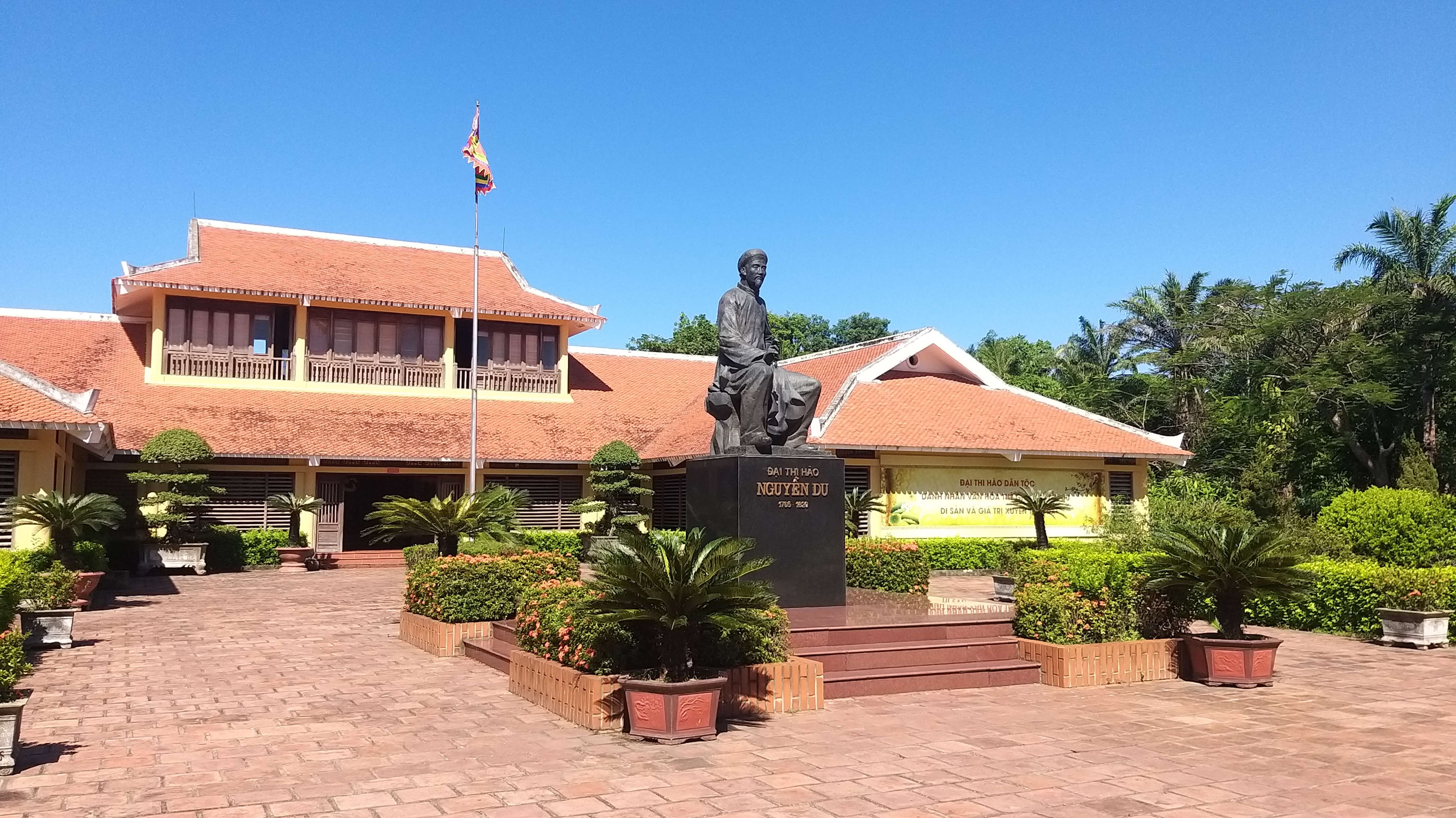 Khu lưu niệm đại thi hào Nguyễn Du