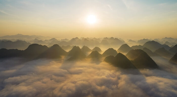 Khung cảnh núi Nà Lay buổi sáng đẹp huyền ảo