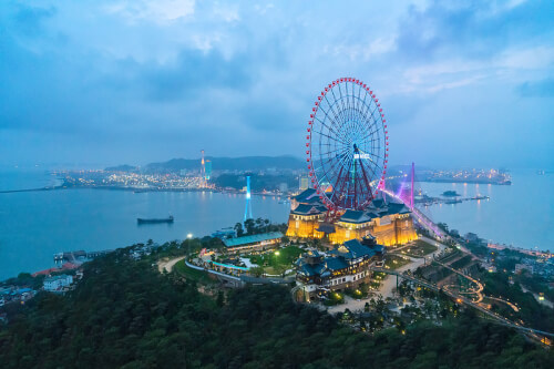 夜のサンワールド・クアンニン遊園地
