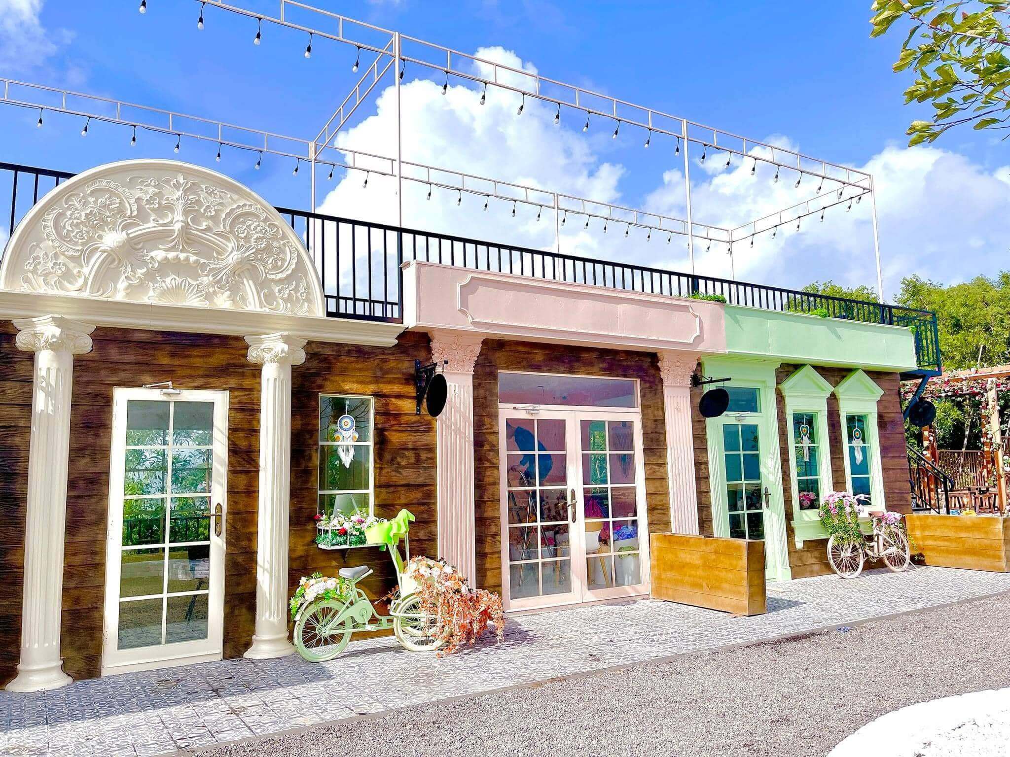 퀴논 씨 게이트(Quy Nhon Sea Gate) 관광 지역