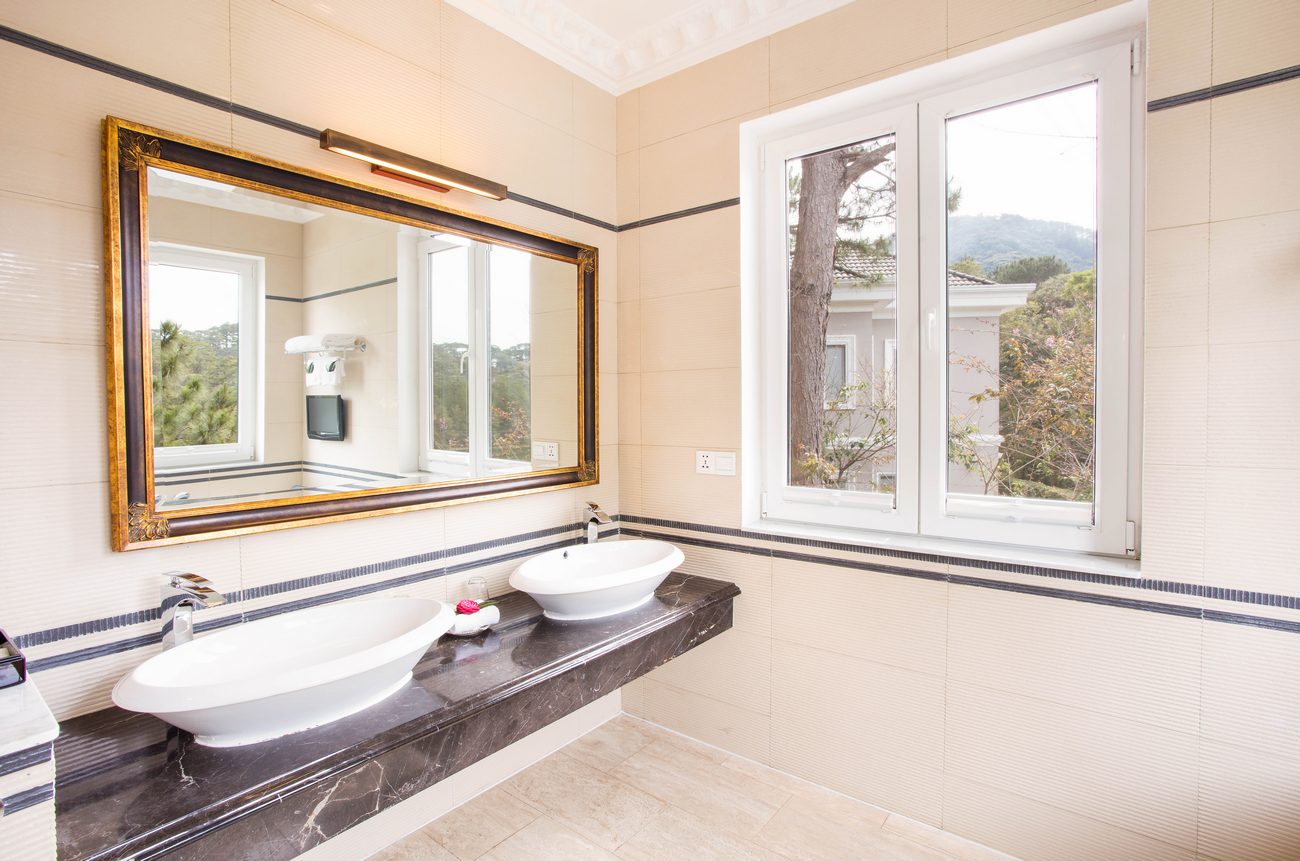 Phòng Sang Trọng Hướng Hồ Bên Hông