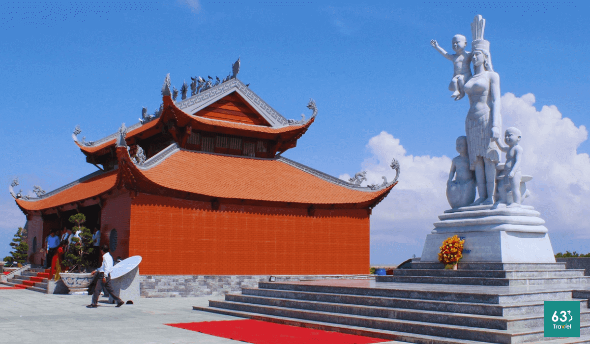 Đền thờ Lạc Long Quân và tượng Mẹ tại Đất Mũi,Cà Mau