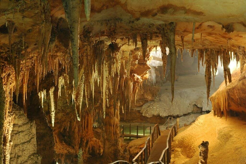 Động Sơn Mộc Hương - thắng cảnh nổi tiếng ở Mộc Châu