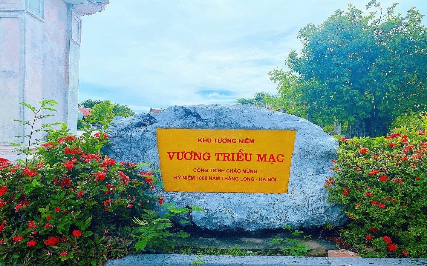 Khu tưởng niệm Vương triều Mạc