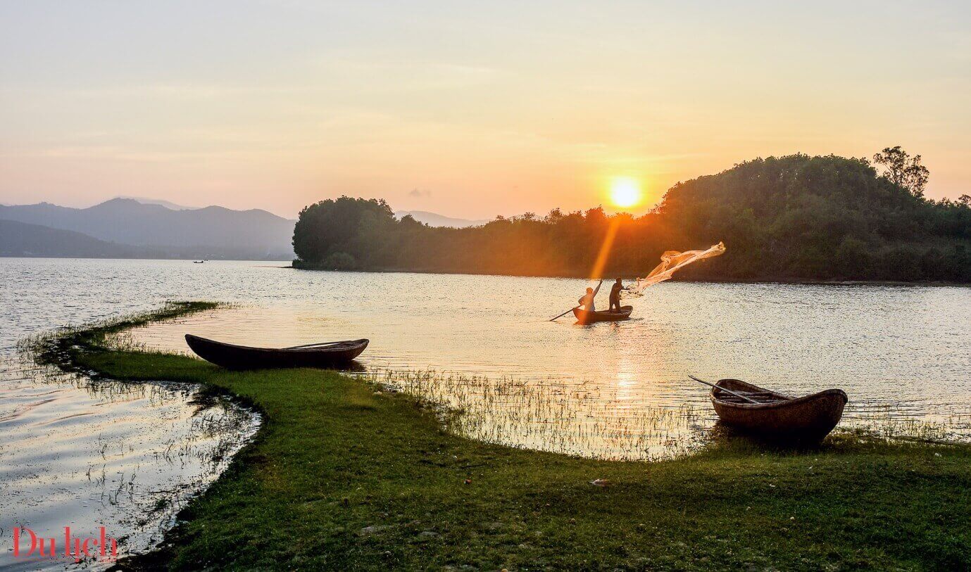 クアンガイの地の魔法のような夕日
