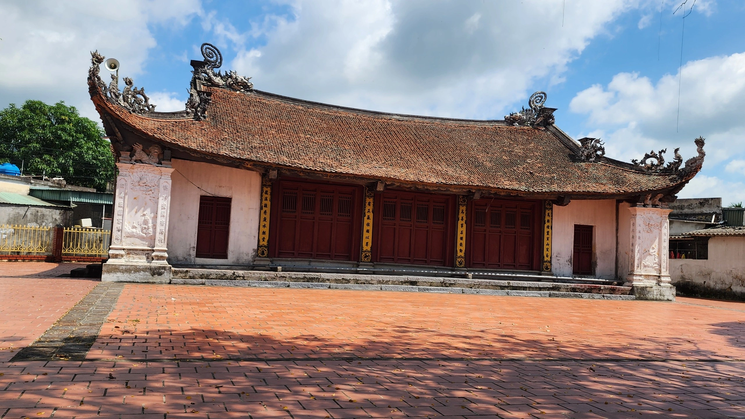 ヴェ村共同住宅