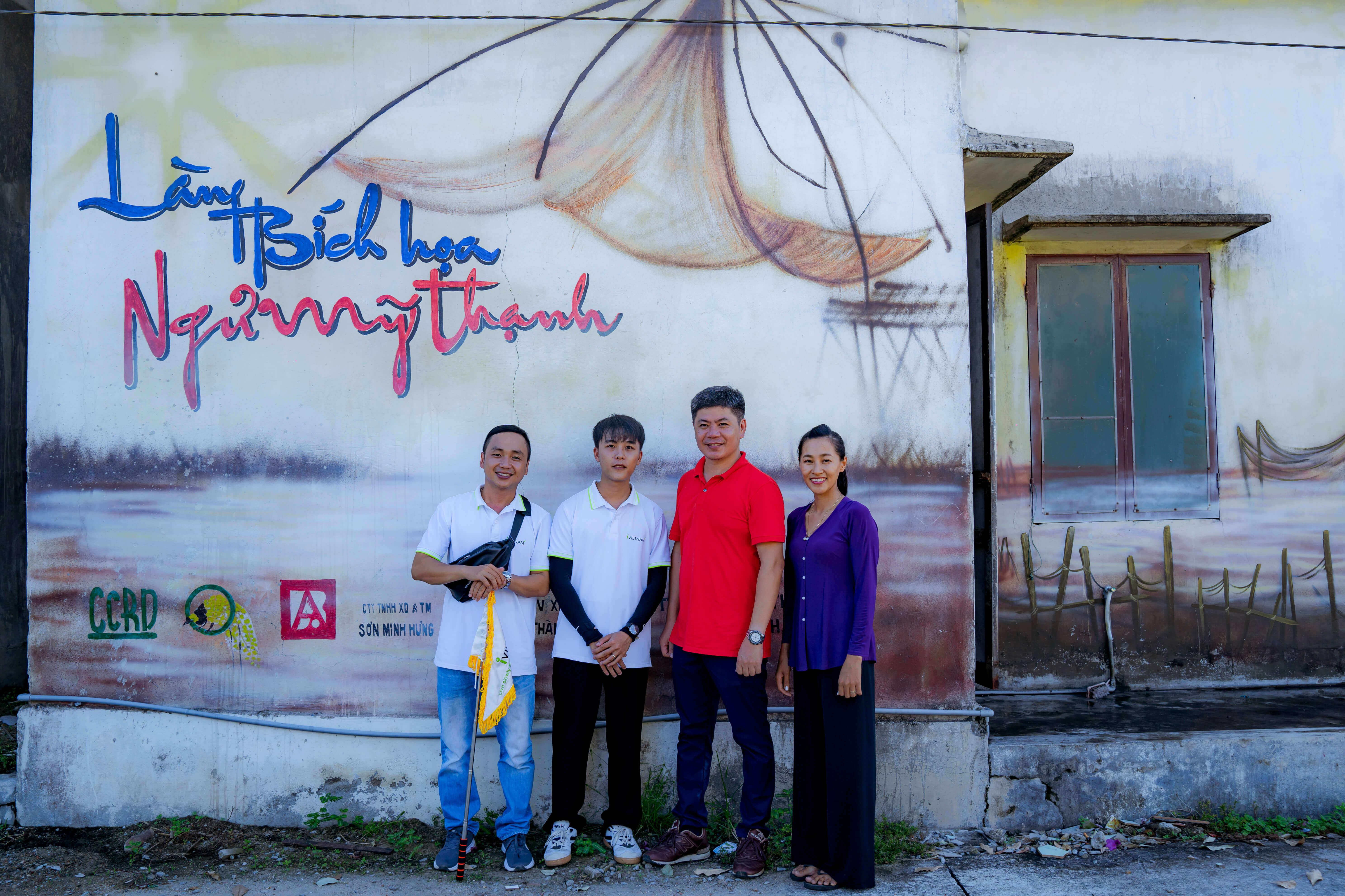 Bình minh trên chợ nổi Phá Tam Giang