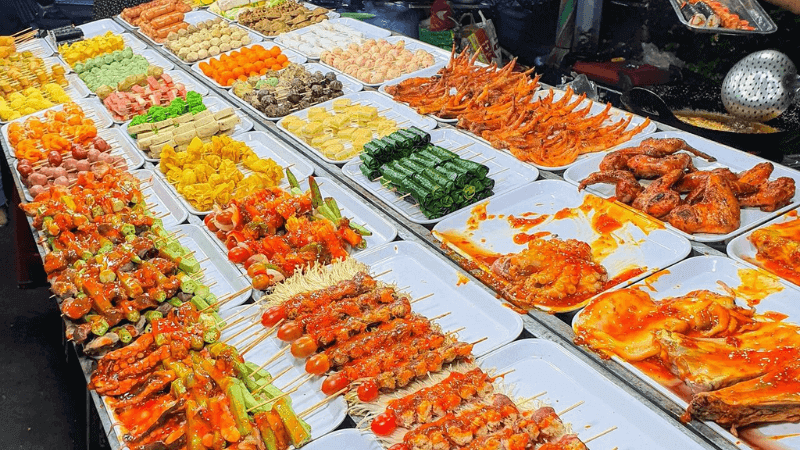 大道夜市に来れば、西洋料理の数々を楽しむことができます。