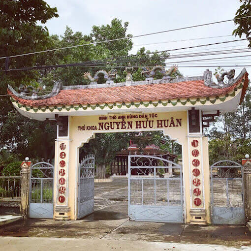 Mộ và đền thờ Thủ Khoa Huân