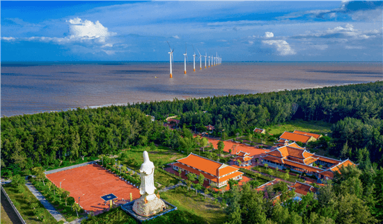 チュクラム・チャビン禅寺は、チャビン省ズエンハイ町チュオンロンホアコミューンのコアンティエウ村に位置し、バドン海のマングローブエコツーリズムエリアの約10ヘクタールの面積を持っています。