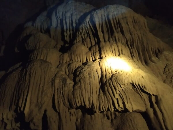 Hang Dơi ( Động Dơi)