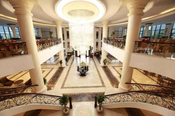 무엉탄 홀리데이 콘 쿠옹 호텔