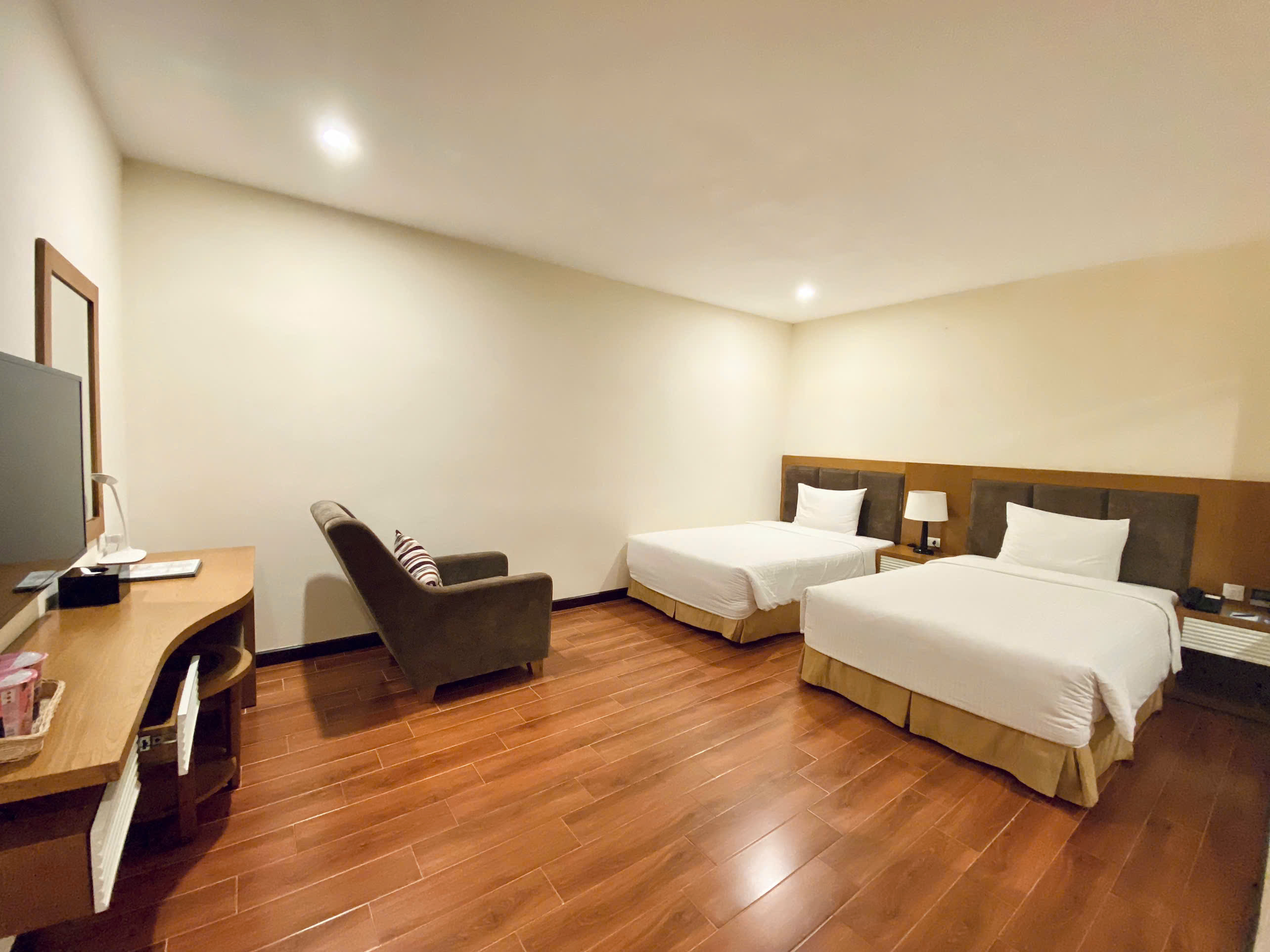 슈페리어 트윈 (창문 없음)