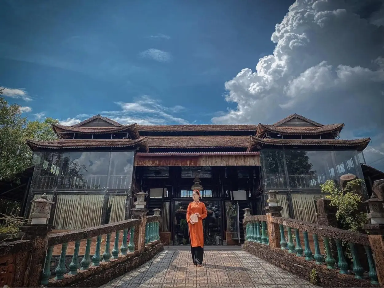 訪問中に、古代村のさまざまな場所で美しい写真を撮ることもできます。