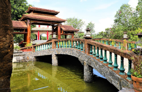 Phuoc Loc Tho 古代村の有名な橋