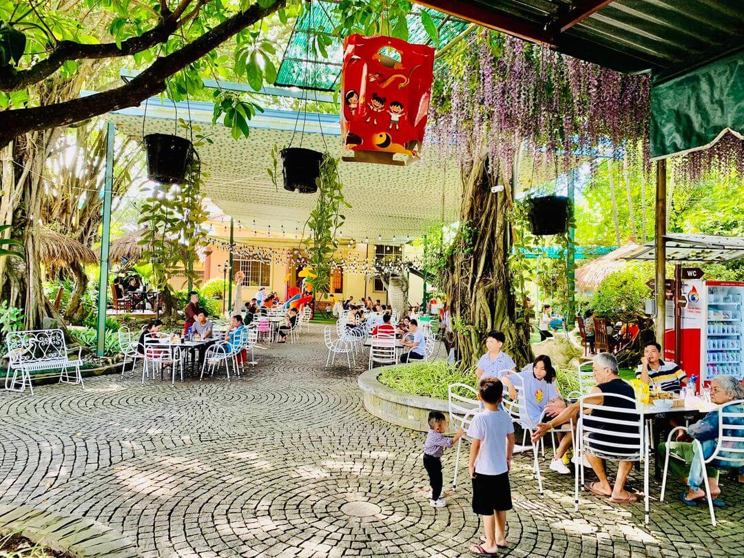 ロンスエン ワニ園、驚くべき動物の王国を探索