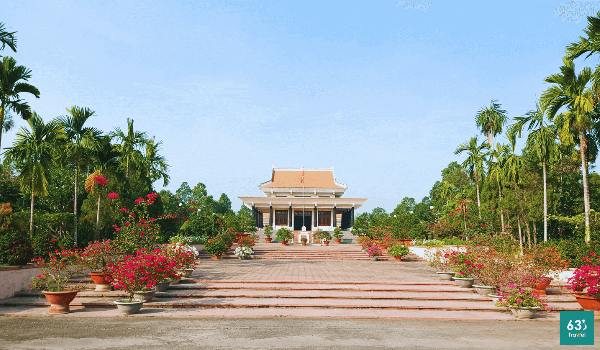 Khu lưu niệm Chủ tịch Hội đồng Bộ trưởng Phạm Hùng - Vĩnh Long