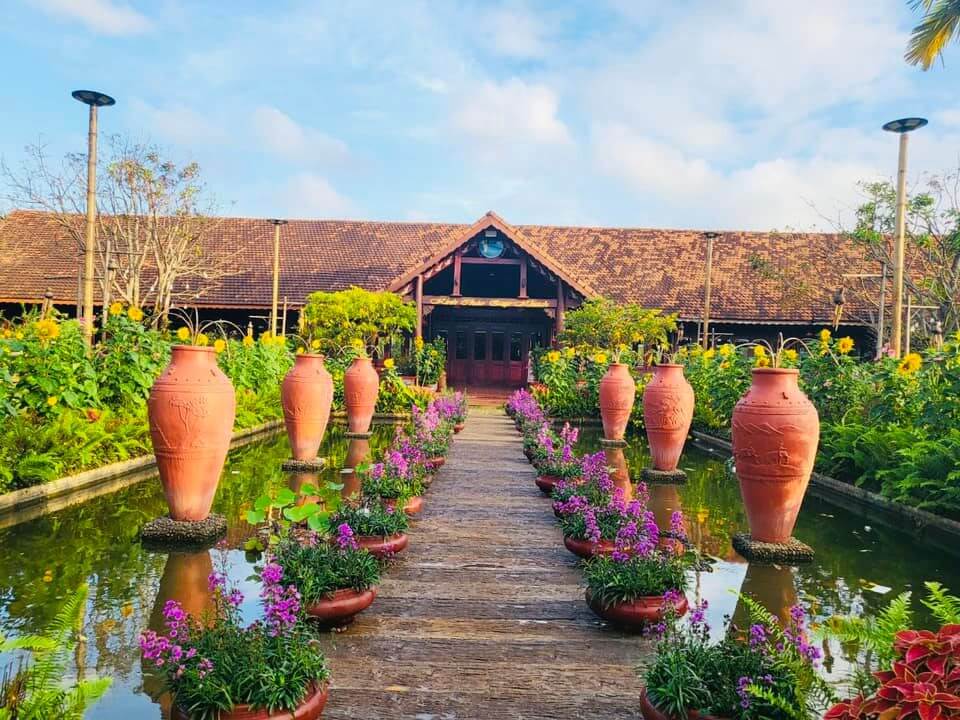 バンミー山通りの近くに位置しているため、コタム観光エリアの空間が騒がしくなることはないようです。