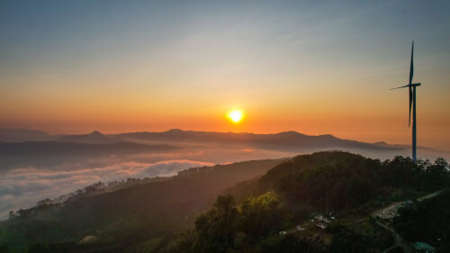 山間の町の中心「狩猟雲の楽園カウゴー・ビンミン」で「妖精の光景」を見る