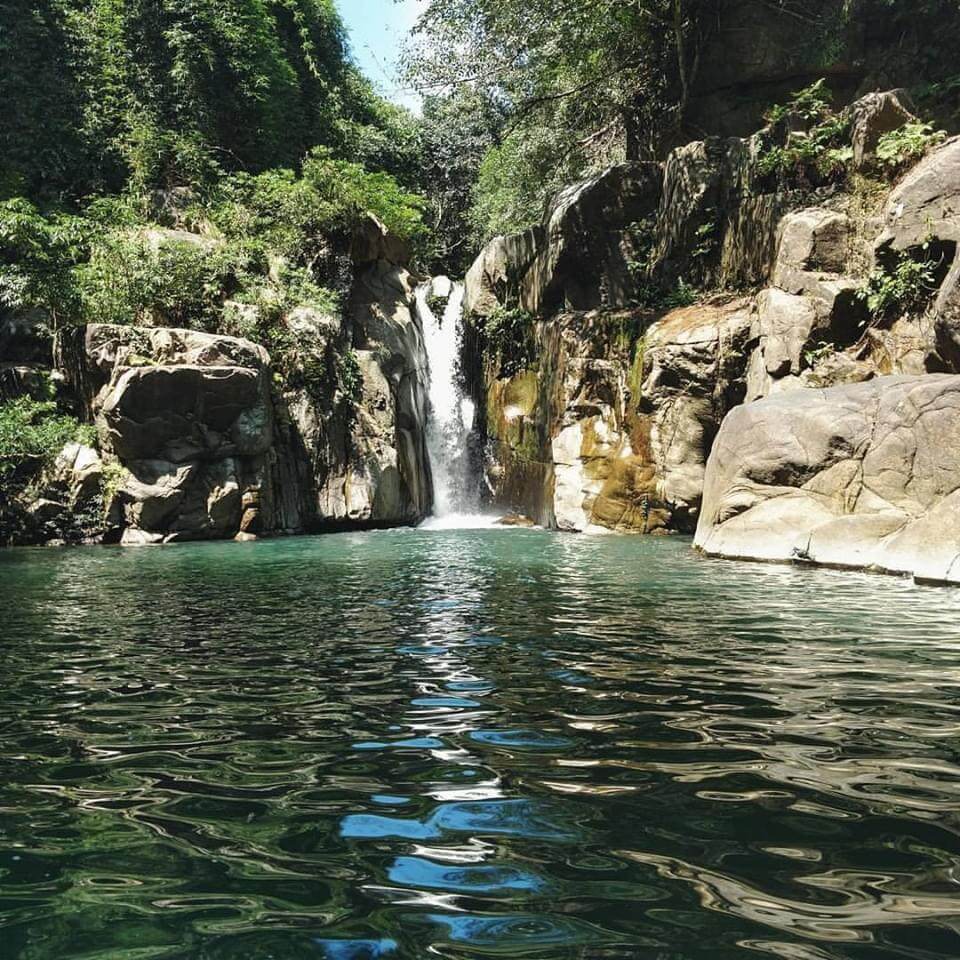クアンガイのルンオー滝 - 見逃せない理想的な夏の観光地