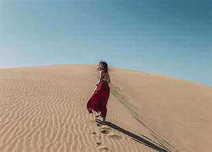 ニントゥアンの「小さな砂漠」は奇妙に美しく、景色は1日に何度も変わります