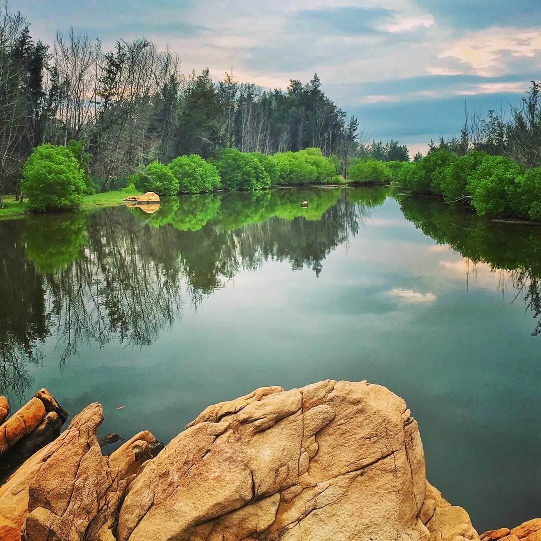 スエンモックに戻り、森、山、海を訪れます。