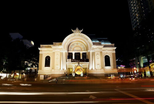 Nhà hát thành phố Hồ Chí Minh về đêm