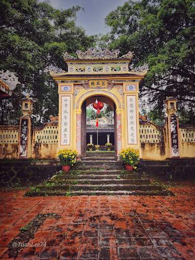 Đình làng cổ Hà Thượng