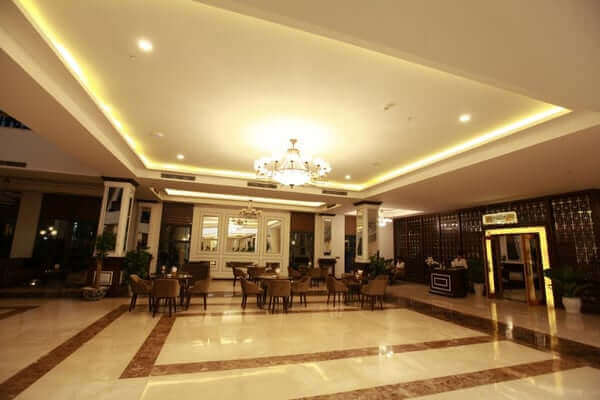 무엉탄 홀리데이 콘 쿠옹 호텔