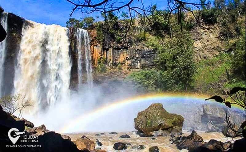 Thác Pú Nhu - bức tranh hùng vĩ giữa núi rừng Mù Cang Chải