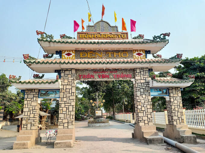 チャン・ヴァン・タイン警察官を祀る寺院