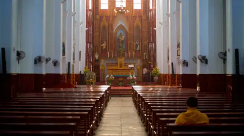 ハノイ大聖堂内の建築