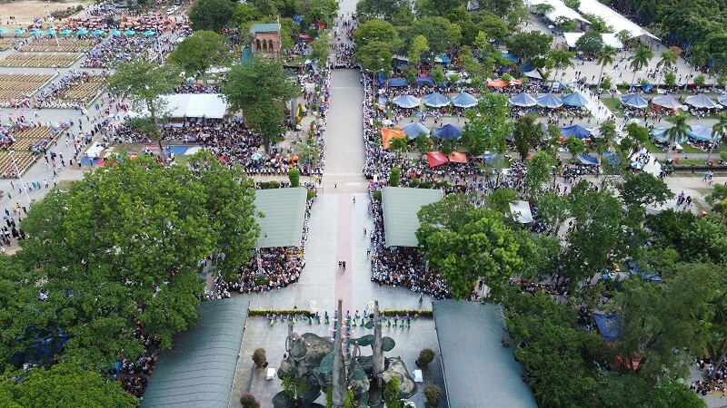 ラヴァン、正式名はラヴァン聖母巡礼センター、またはラヴァン聖母スピリチュアルランドとしても知られ、クアントリ省ハイラン地区ハイフーコミューンフーフン村にあります。