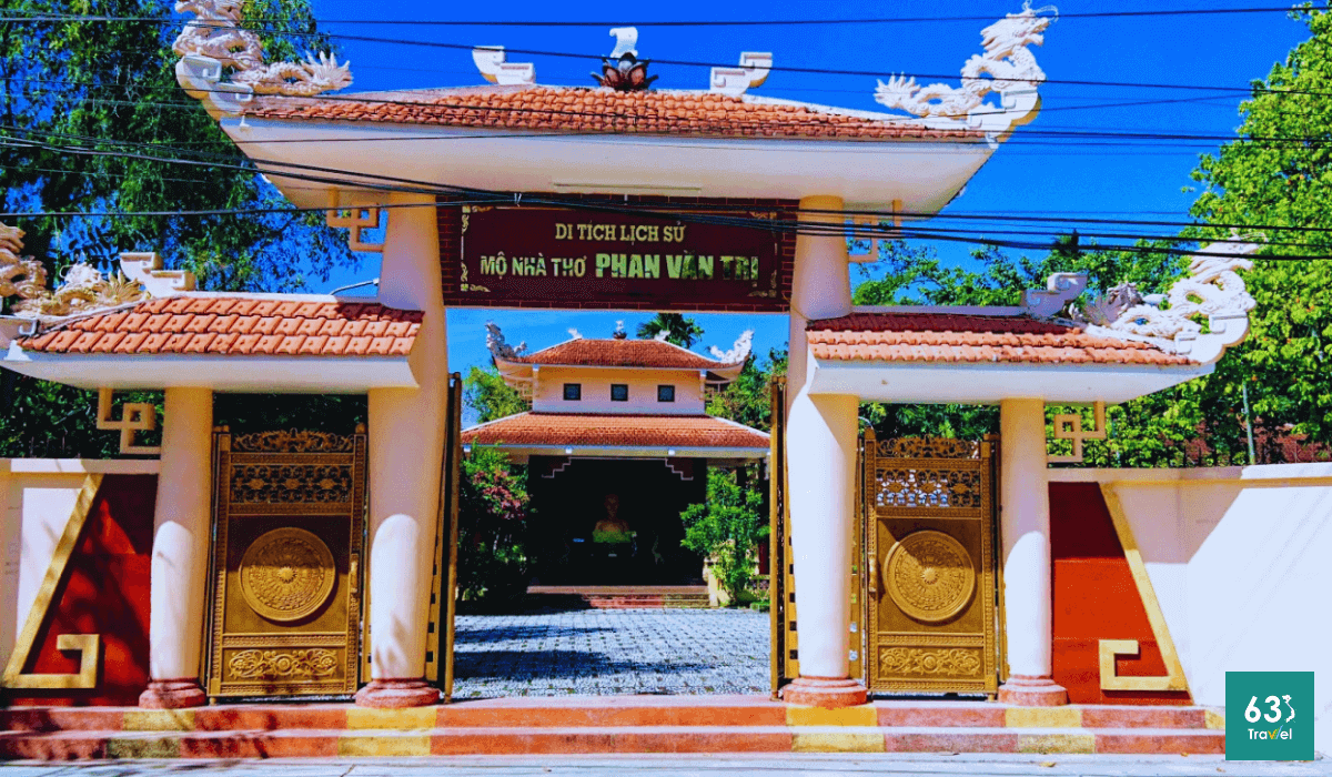 Di tích lịch sử Mộ Nhà Thơ Phan Văn Trị - Cần Thơ