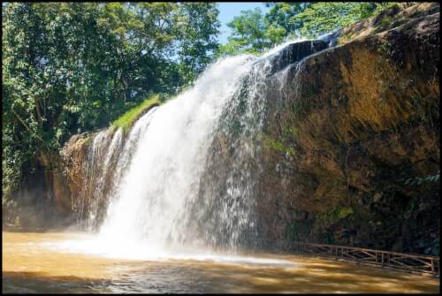 3つの美しい滝があるベトナム唯一の都市