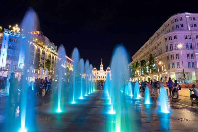 Phố đi bộ Nguyễn Huệ