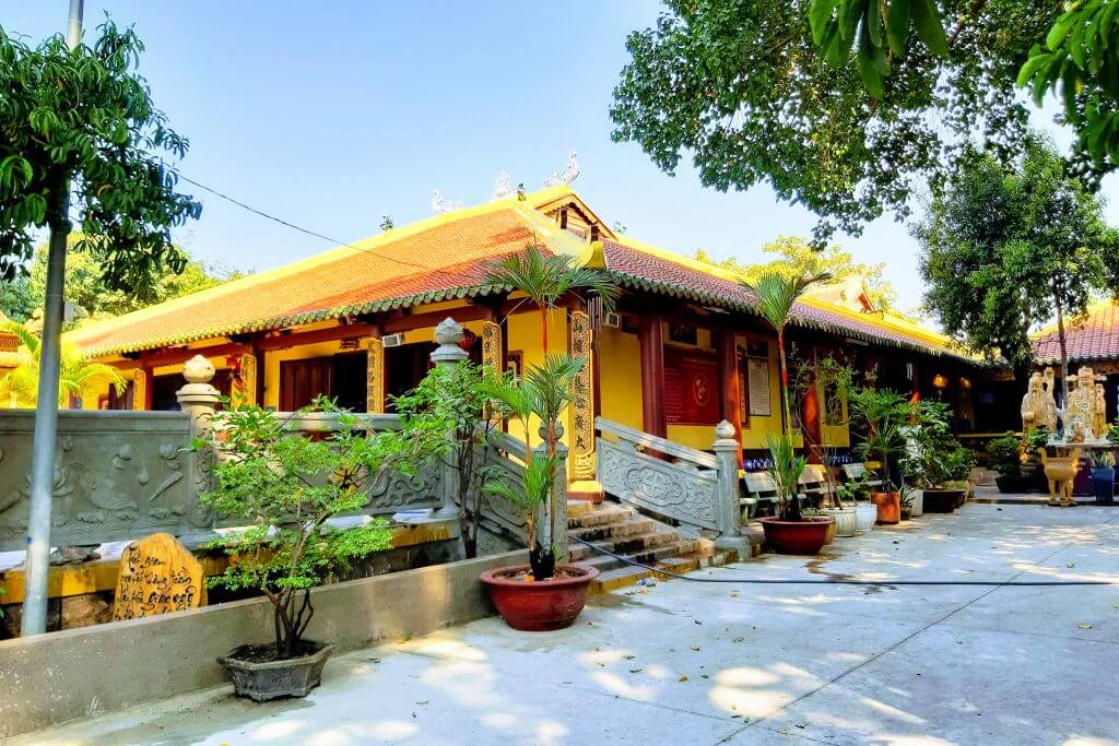 ホーチミン市の中心部にある古代南部の塔の建築美、プン ソン トゥ