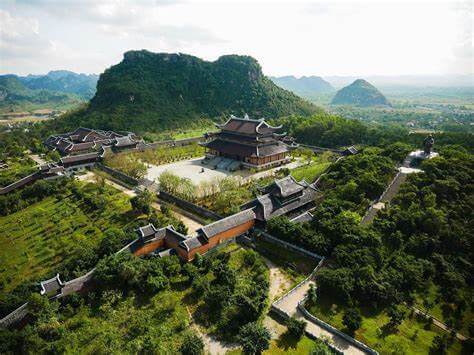 Ngày 3 - HẠ LONG – NINH BÌNH 03 bữa ăn: (Sáng, Trưa, Chiều)