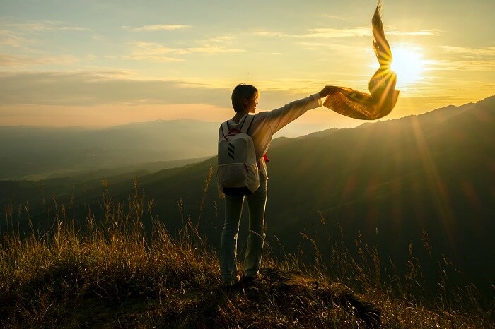 Ngắm hoàng hôn tại đỉnh Phia Pò Lạng Sơn đẹp như tranh vẽ.