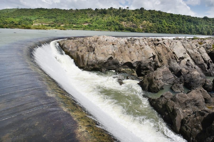 ドンカムフーエンダムは、フランス人によってバ川に建設されたプロジェクトです。