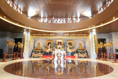 カントーで最近認識された 2 つの典型的な観光名所のクローズアップ