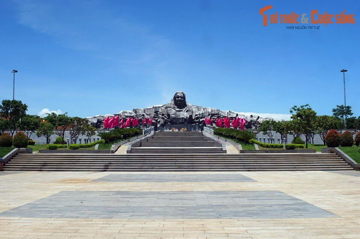 ベトナム女性を称える美しい記念碑